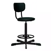 КР02  Винтовой стул с пятилучьем без колёс, оборудованный регулируемым кольцом для ног, чёрный